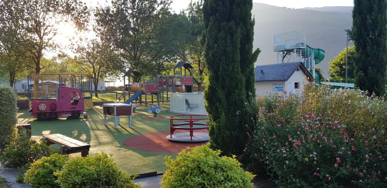 Camping Familial - Parc Aquatique - Grande Aire De Jeux A La Montagne Agos-Vidalos Kültér fotó