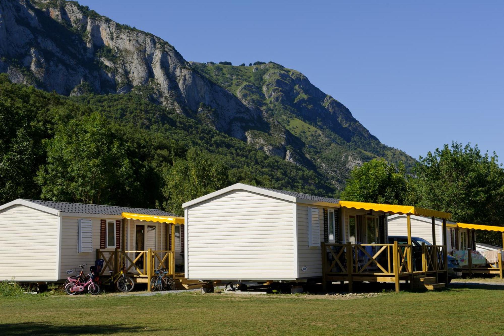 Camping Familial - Parc Aquatique - Grande Aire De Jeux A La Montagne Agos-Vidalos Kültér fotó